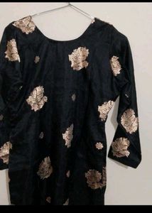Elegant Black &amp; Gold Kurti