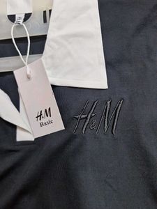 H&amp;M Contrast Collar Top