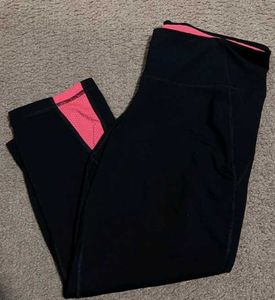 Old Navy Crop Black Yoga Half Pants Women