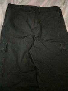 H&amp;M Men&#39;s Loose Fit Black Cargo Pants