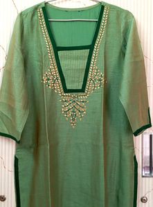 Kurta With Golden Embroidery Neckline