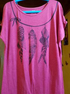 Pink feather print T-shirt