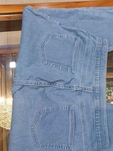 BLUE MOM JEANS