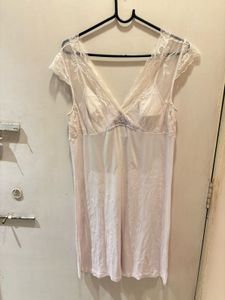 Elegant Lace Trim Sleep Wear