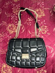 Chic Black Quilted Crossbody Bag