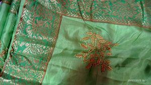 Elegant Green Saree With Blouse Piece