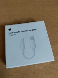 Apple Lighting To 3.5 Mm Headphone Jack Adapter