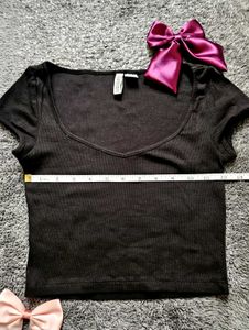 H&amp;M Black Ribbed Cropped Top