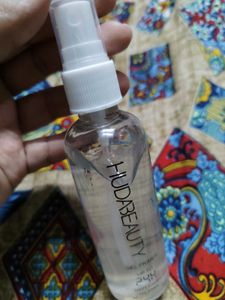 Huda Beauty Primer Gel