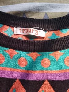 Crop Top Swetar Used But In Good Condition