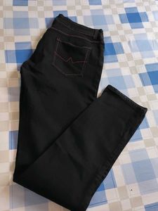 Beautiful Women&#39;s Black Jeans