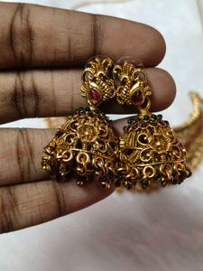 Elegant Gold-Tone Necklace