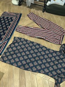 Navy blue &amp; red printed Kurta with Trousers &amp; dupa