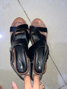 Black Feathers Wedged Heels