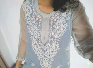 Chikankari kurta with mirror work