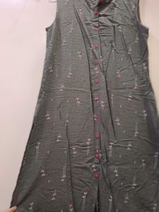 Sleeveless Gray Printed Kurti