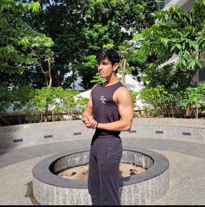 Black Sleeveless T-Shirt