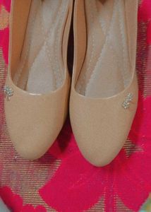 Elegant Beige Ballerinas