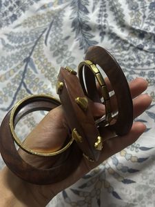 Wooden trendy bangle stack