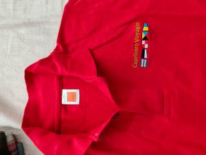Red T-shirt In Very Good condition