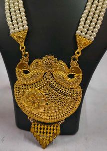 Elegant Pearl &amp; Gold Rani har Eyerring