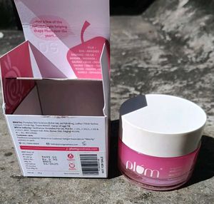 plum bulgarian rose moisturizer