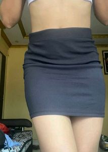 Black mini pencil skirt