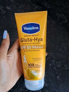 Vaseline Gluta Hya SPF 50 PA+++ Sunscreen