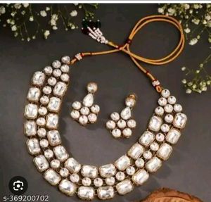 Elegant Kundan Jewelry Set
