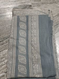 Elegant Grey Handweaved Cotton Saree