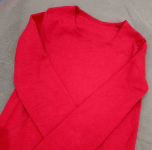Red Top ❤️🎀 Limited Time Offer ⏰