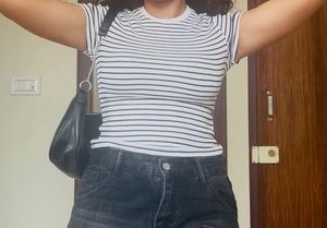 🌼Affordable!!!! Black-White Trends Crop Top