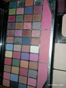 Eyeshadow &amp; Compact Palette