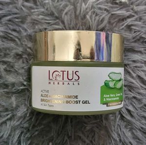 LOTUS HERBALS Active Aloe + Niacinamide