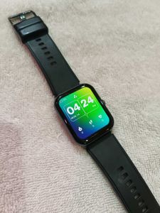 Ambrane Wise Glaze Smartwatch