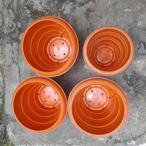 Set of 4 Plastic Flower Pots