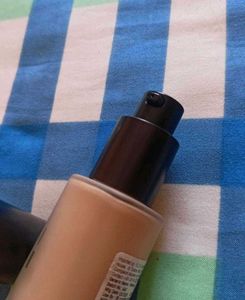 Bobbi Brown Foundation