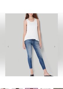 ONLYSleeveless T-shirt with Back Lace Panel