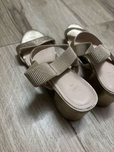 H&amp;M Gold Heeled Sandals - Perfect For Parties