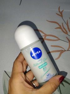 NIVEA WHITENING SENSITIVE ROLL ON Deodorant RolOn