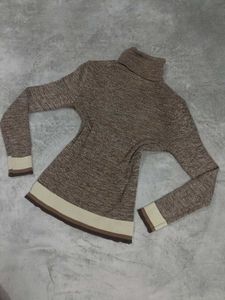 Elegant Brown Turtleneck sweater