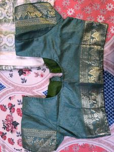 Elegant Teal &amp; Gold Saree