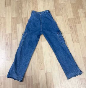 Kotty Straigt-fit Cargo Jeans.