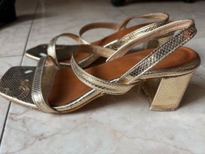Stepping - Golden Heels Size UK 5