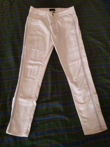 Skinny White Jeans ✨