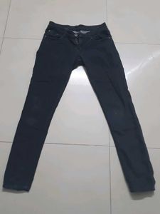 Size 28 Jeans Pant For Sale