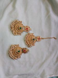 Beautiful Multi Colour Earrings And Maang Tikka
