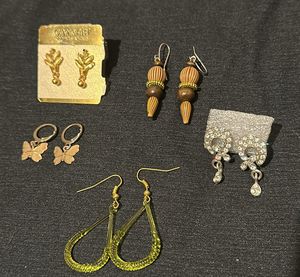 Pretty Earrings Set