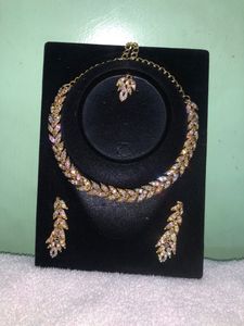 Multicolour Stones Necklace Set