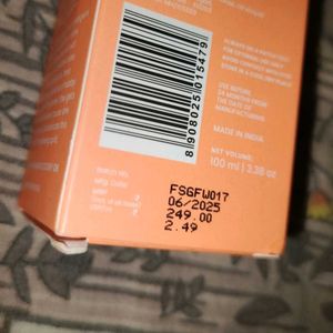 Foxtale Super Glow Face Wash
